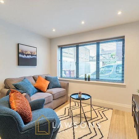 Chic Living By Lawsons Lägenhet Windsor Exteriör bild